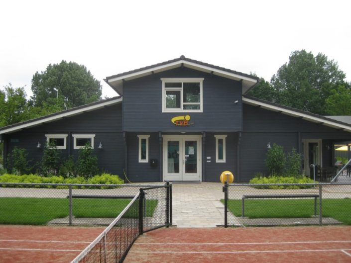 Houten clubhuis 3246