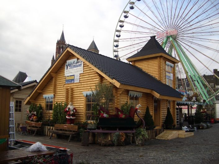 Houten clubhuis 3402